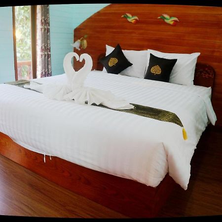 Ruen Tai Boutique Villa Phuket Exterior photo