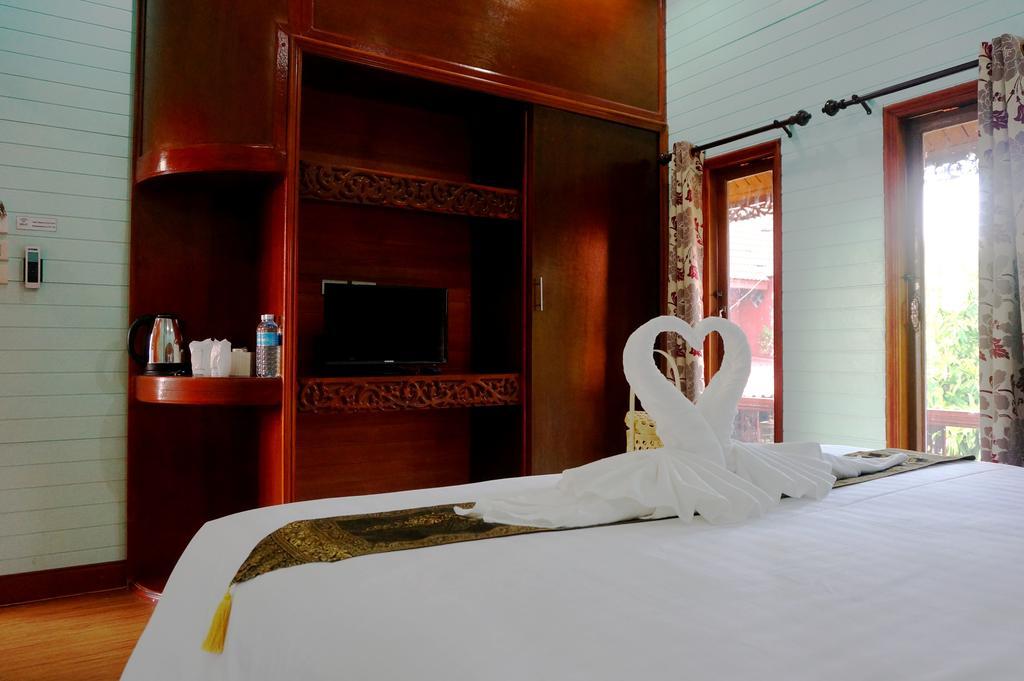 Ruen Tai Boutique Villa Phuket Exterior photo